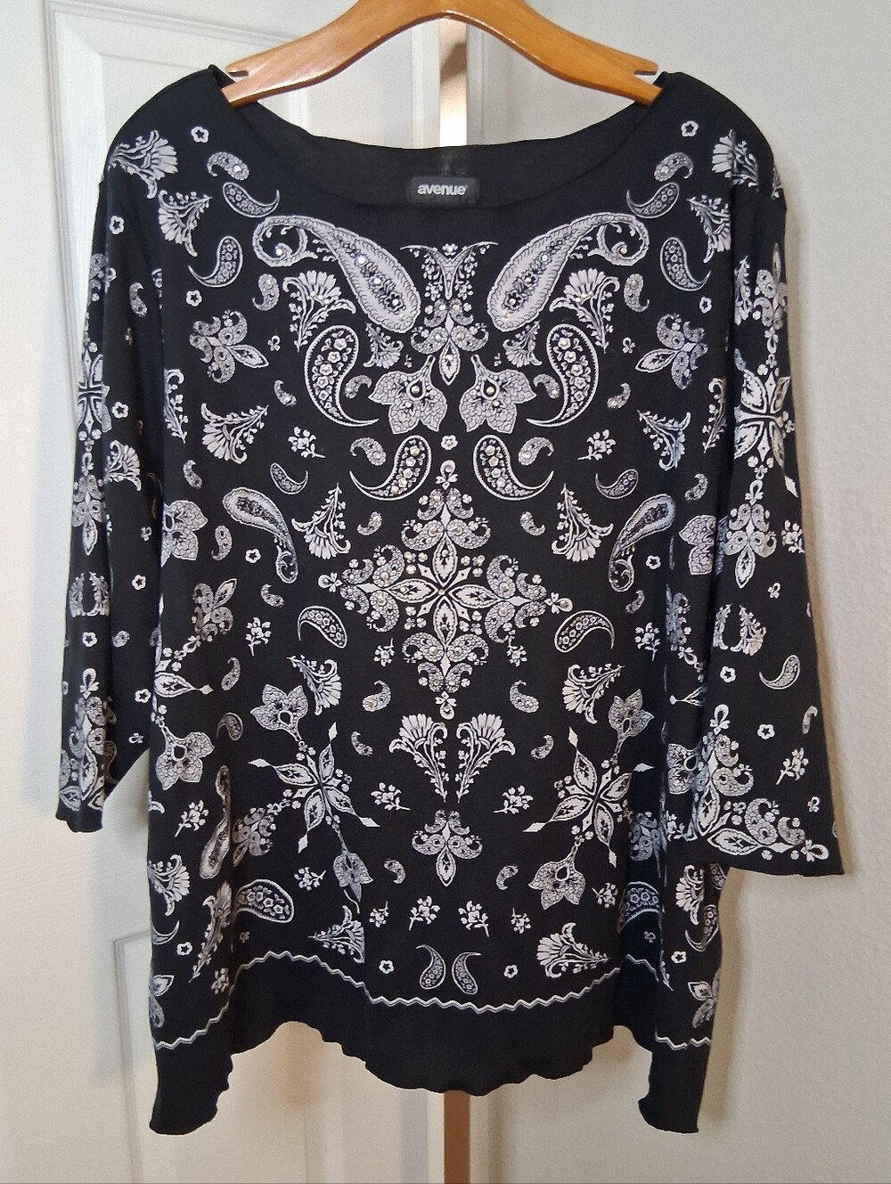 Avenue Black Studded Printed T Shirt Blouse 30 32